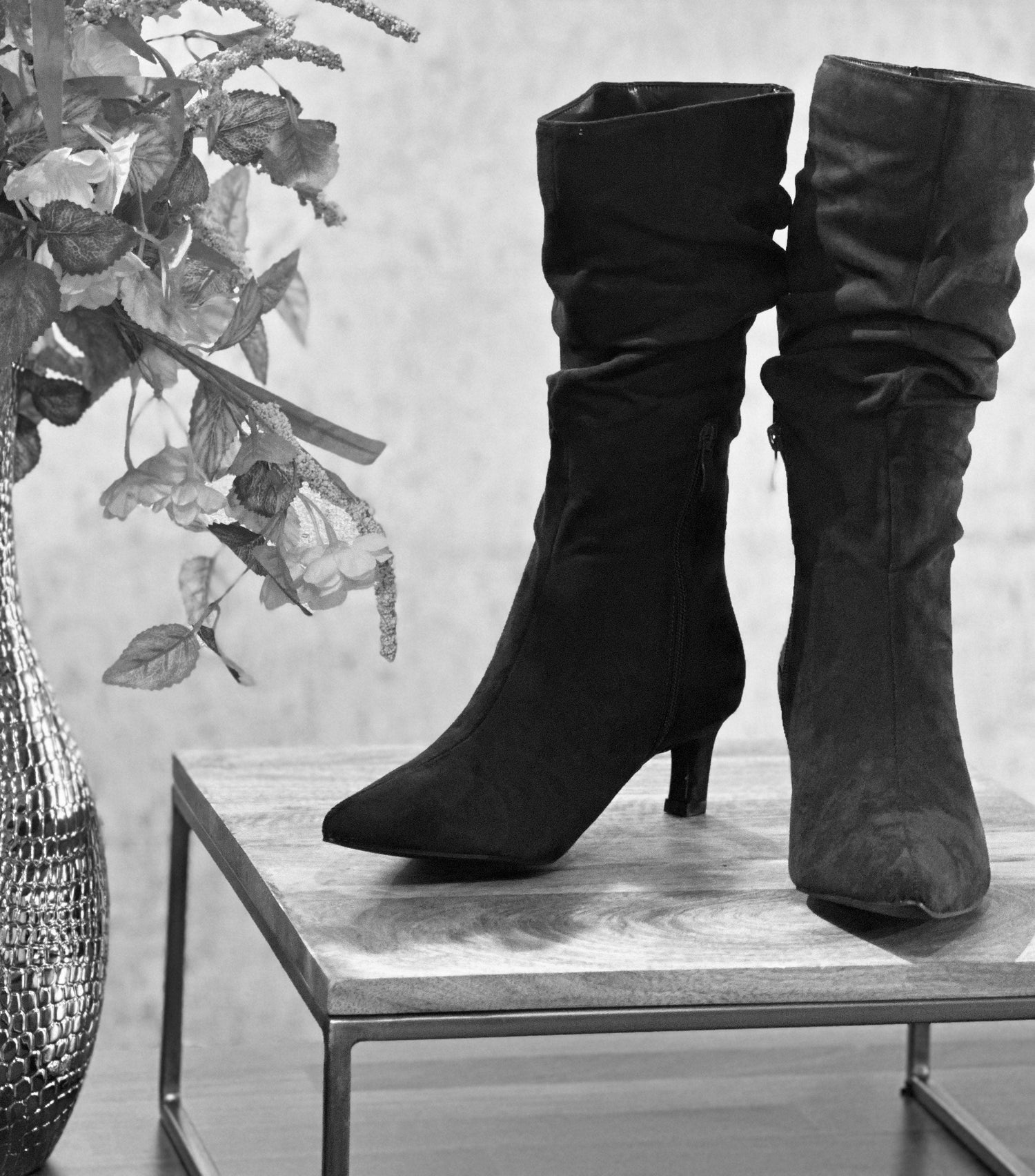 SHOE SALOON