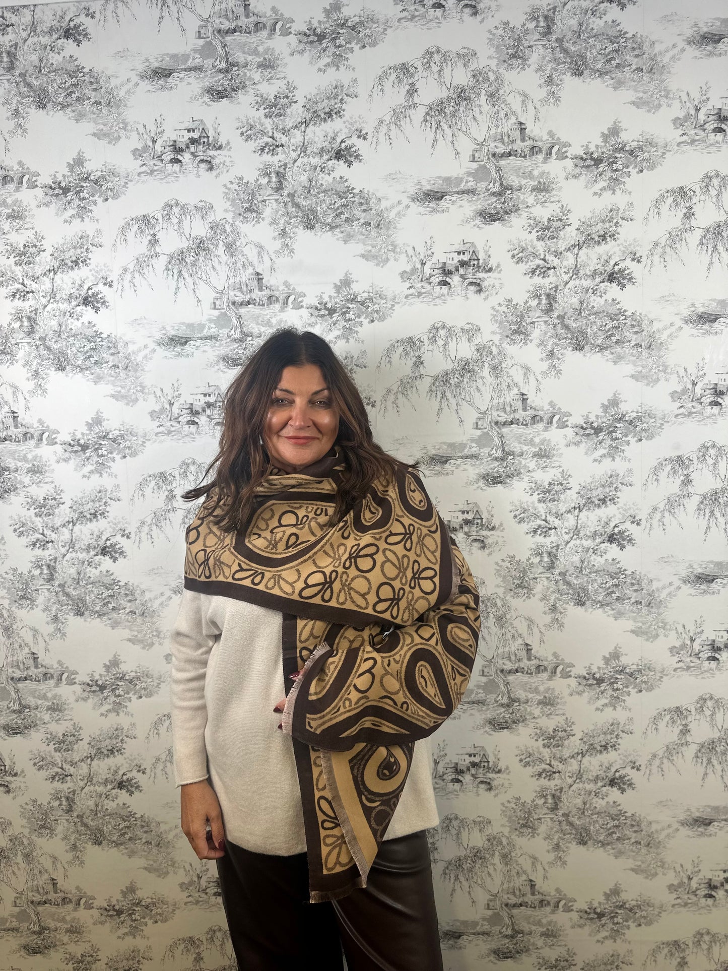 SHELLY SCARF