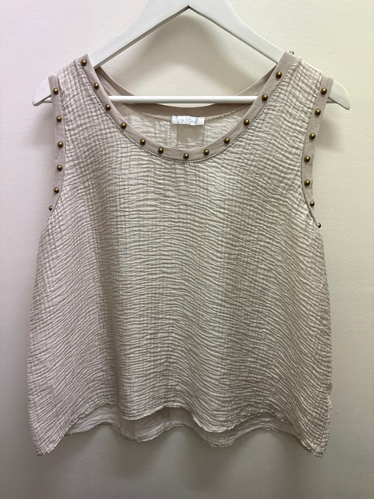 ASHLEY STUD TOP
