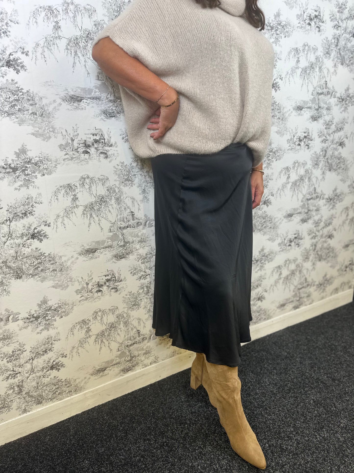 SATIN SKIRT