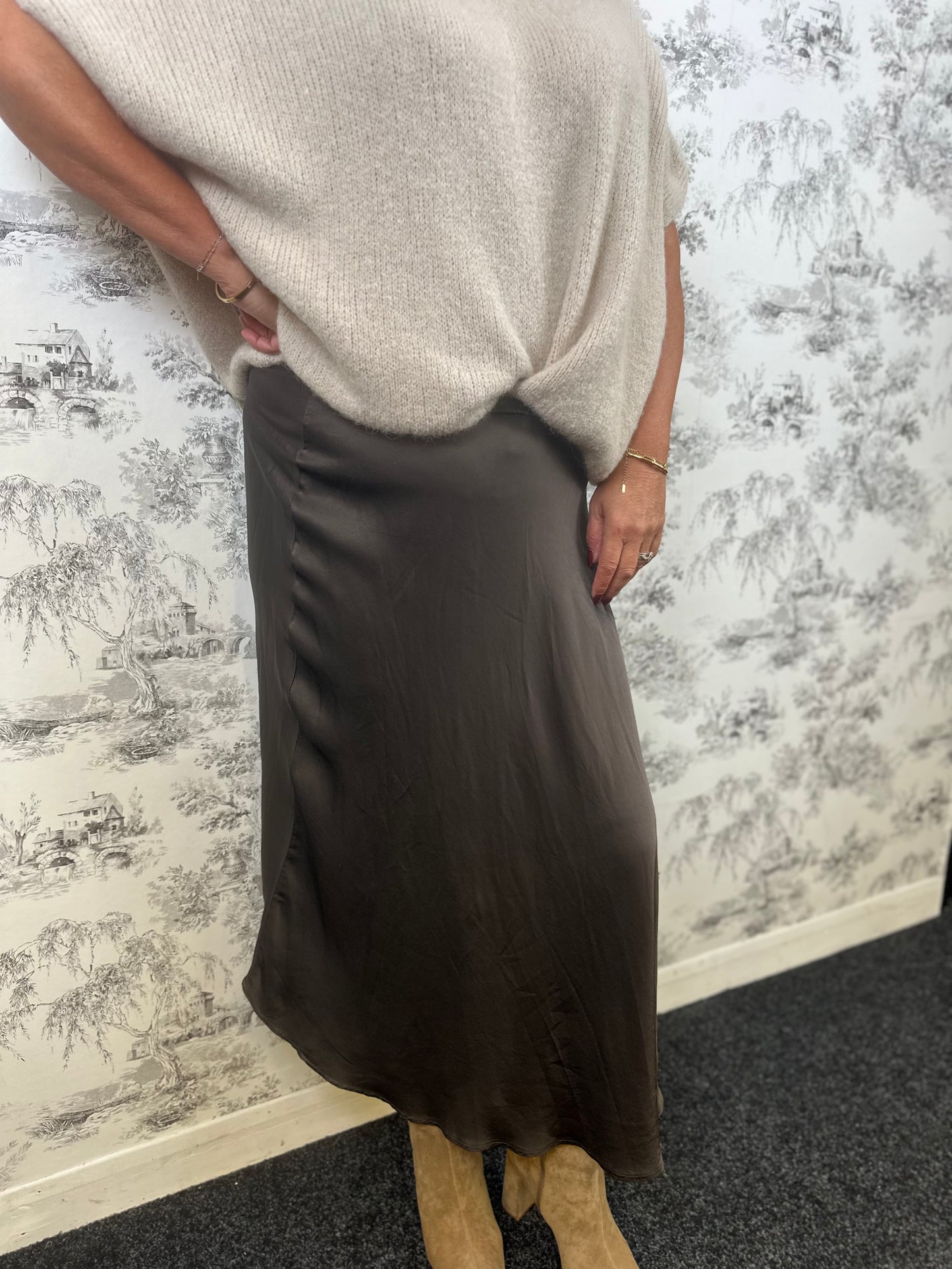 SATIN SKIRT