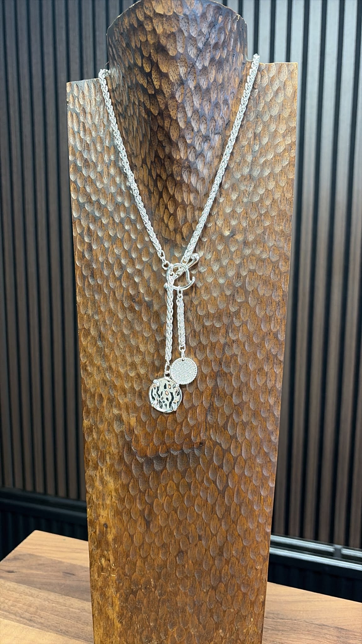 647 NECKLACE
