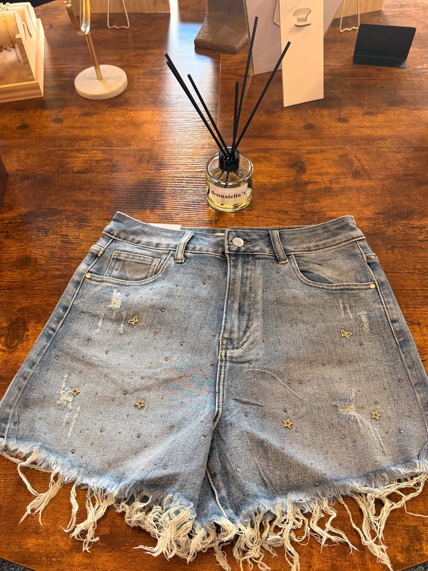 BUTTERFLY SHORT