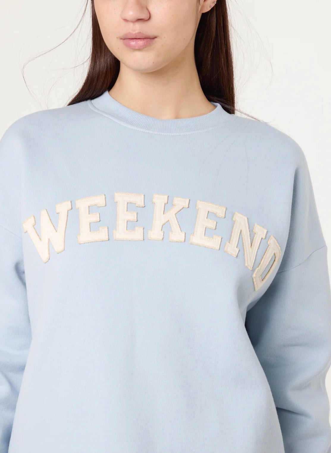 WEEKEND SWEATSHIRT