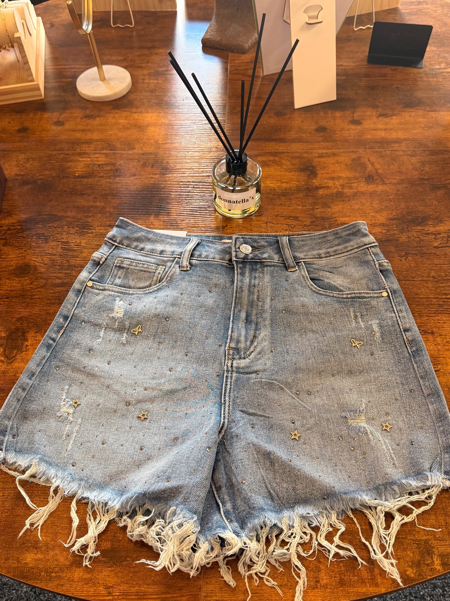 BUTTERFLY SHORT