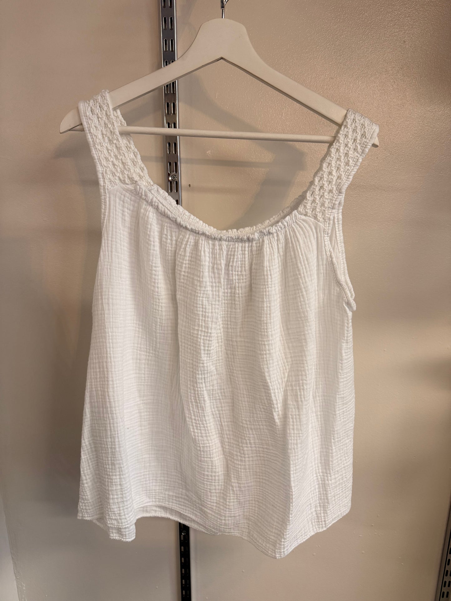 CARA VEST