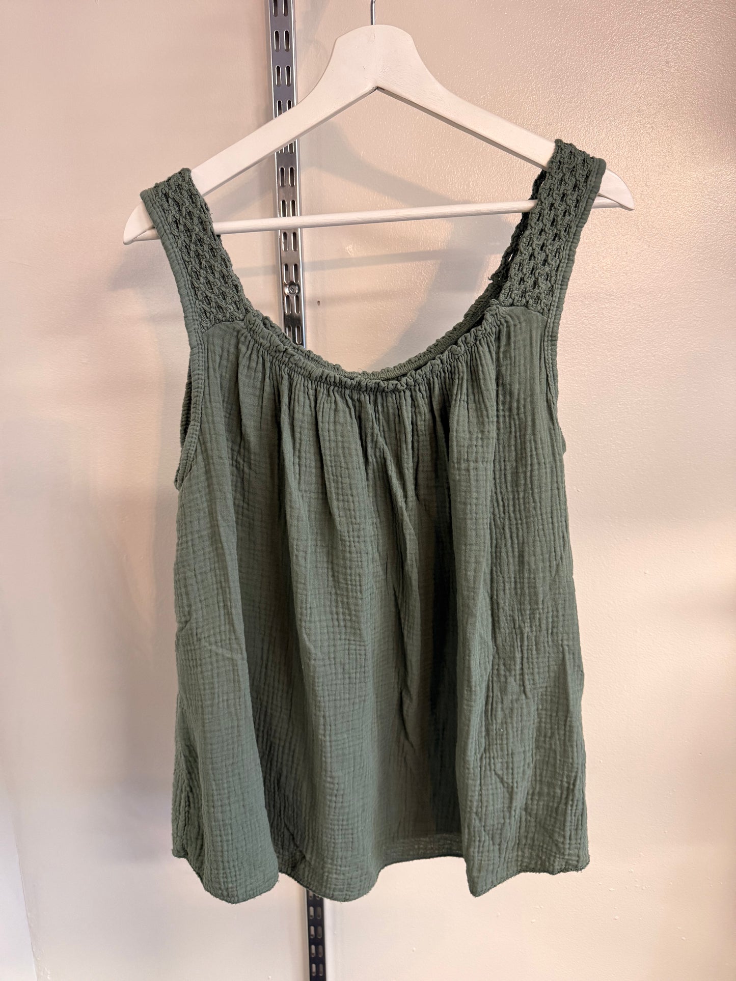 CARA VEST